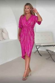 Beautiful NEW girl in mind dress size 18