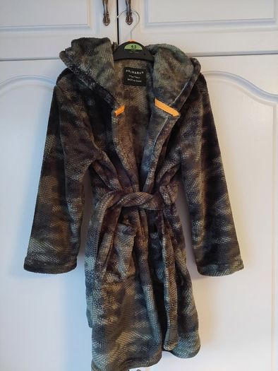 Green camouflage hooded dressing gown (3-4 years)