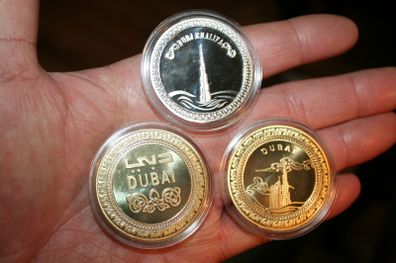 2010 United Arab Emirates Dubai Burj Khalifa Opening Medal Badge Coin Award