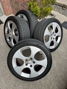 R17 GTI alloys & tyres