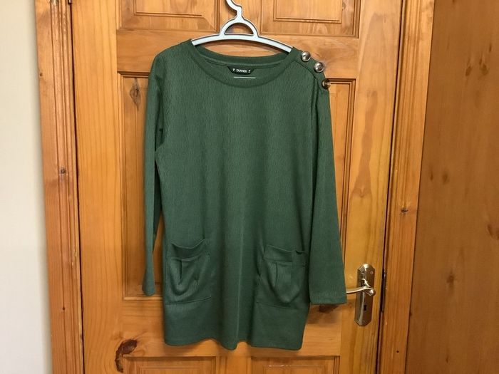Top long line fine knit size Medium
