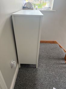 chest of drawers