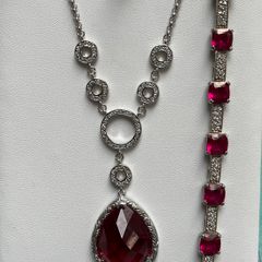 Beautiful Pendant & Matching Bracelet