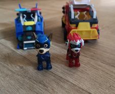 Paw Patrol: The Mighty Movie toy car with Chase  & Marshall figure, light and sound