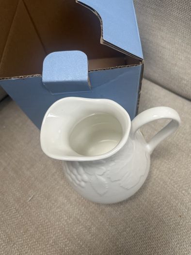 Wedgewood Strawberry and Vine Jug
