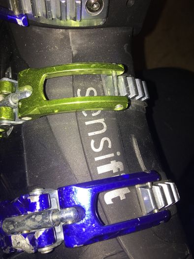 SALOMON sensifit ski boots (MENS 9)