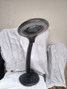 Magnifying lamp