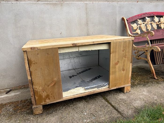 dog kennel