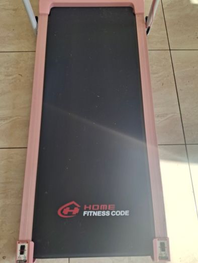 Pink treadmill 1-10km/hr - like new!