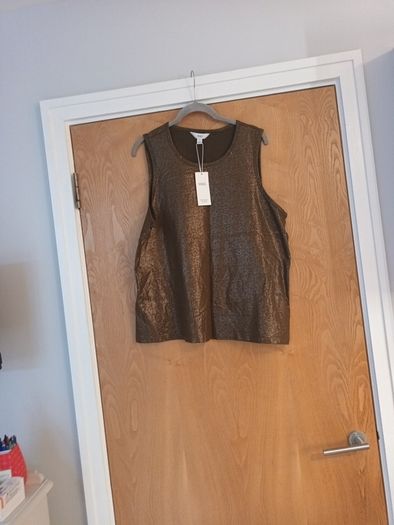 M&S Army Green Sleevless Top  S.16.     B.N.W.T
