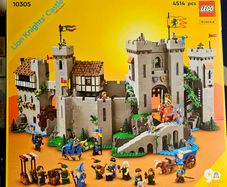 Lego 10305 Lion Knights Castle BNIB