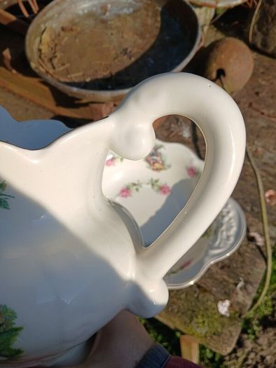 Staffordshire jug and basin