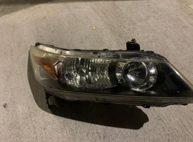 2x Honda Stream Headlights - (left halogen, Right Xenon)