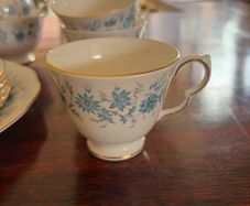 Beautiful vintage Colclough Braganza, pattern 8454, English bone china tea set.