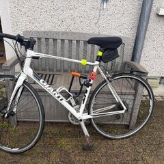 Giant Defy white aluminium road bike