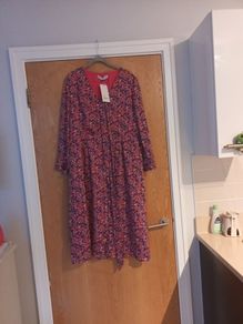 Rowen Avenue   Jennifer  Dress - Redprint.  S- Large -14-16.  B.N.W.T
