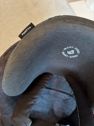 Maxi Cosi Pearl Pro car seat