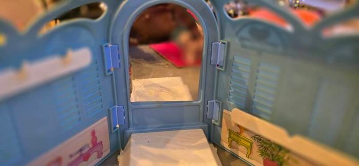 Pretty Parlour 1982 Complete (no box) with Peachy and Twinkles the Cat MLP G1 My Little Pony Accessories Playset