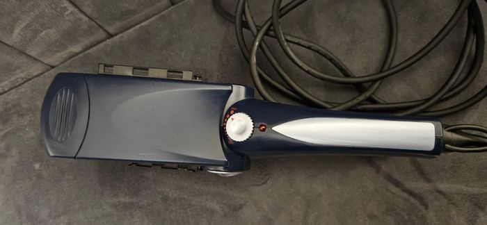 Hair straightener