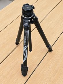 Neewer LT32 carbon fibre travel tripod