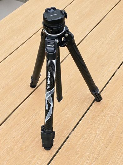 Neewer LT32 carbon fibre travel tripod