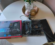ASUS ROG STRIX Z790-H Gaming Z790 Intel LGA1700  Motherboard and Kolink Umbra Void 360 AIO Cooler