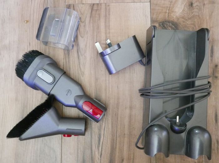 Dyson V15 - (SV22) Detect vacuum (Iron - Nickel) Powerful, intelligent cordless vacuum - in Iron and Nickel (Up to 60 minutes run time)