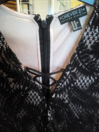 Beautiful Forever 21 dress 16