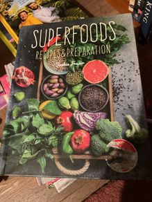 Superfoods Saskia Fraser cookbook