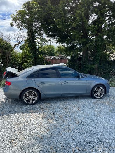 Breaking audi a4 b8 2.0tdi 2010 cagb llm lx5x