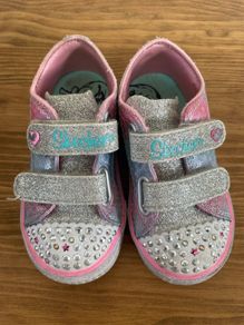 Skechers Twinkle toes (light up) girls shoes (UK 5, EU 22)