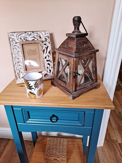 Side Table/ Lamp Stand