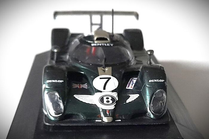 Diecast Model Le Mans Bentley EXP Speed 8 2001 - IXO Le Mans 1:43
