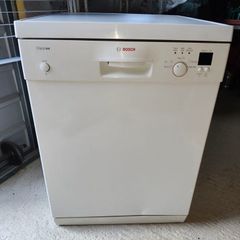 Freestanding Bosch Classixx dishwasher.