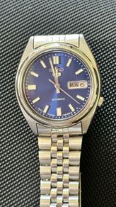 Vintage Seiko 5 Automatic Blue Dial (7009-3181) - Classic Look