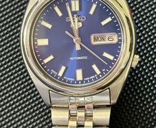Vintage Seiko 5 Automatic Blue Dial (7009-3181) - Classic Look