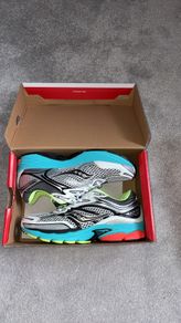 Saucony pro grid omni 9