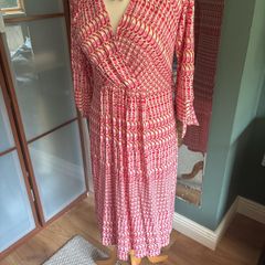 Avoca Anthology Multi Coloured Pink Faux Wrap Dress with flattering neckline- Size 2 and Free Necklace