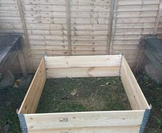 Large raised bed planters
