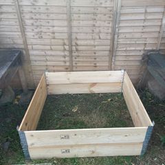 Large raised bed planters