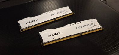 Kingston HyperX Fury DDR3 - 2 x 8 >16GB