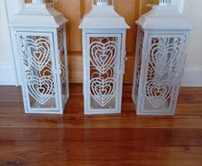 Triple set of lanterns