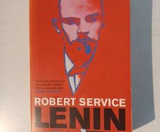 Lenin by Robert Service