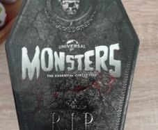 Universal Monsters the essential collection