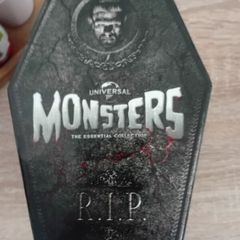 Universal Monsters the essential collection