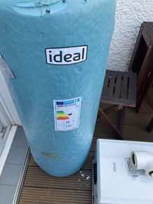 Hot water cylinder