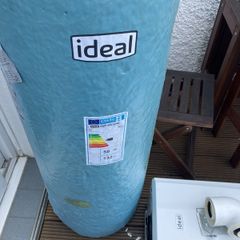 Hot water cylinder