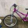 child's 6 speed bike in great condition Image 3