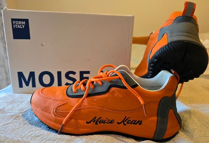 Mens runners Moise Kean