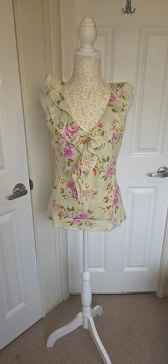 Sleeveless Blouse Top UK 8 Cottagecore